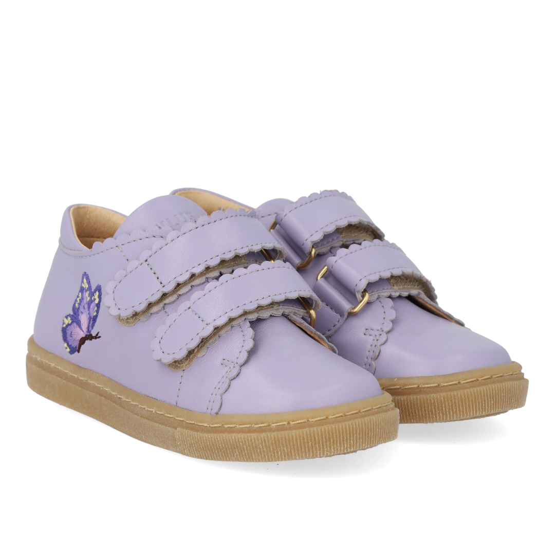 Sneaker mit Schmetterling