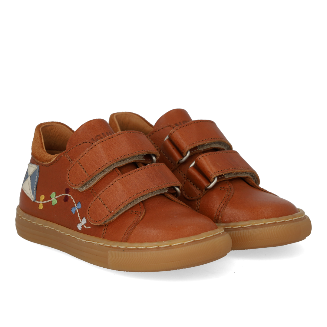 Sneaker mit Drachendetail