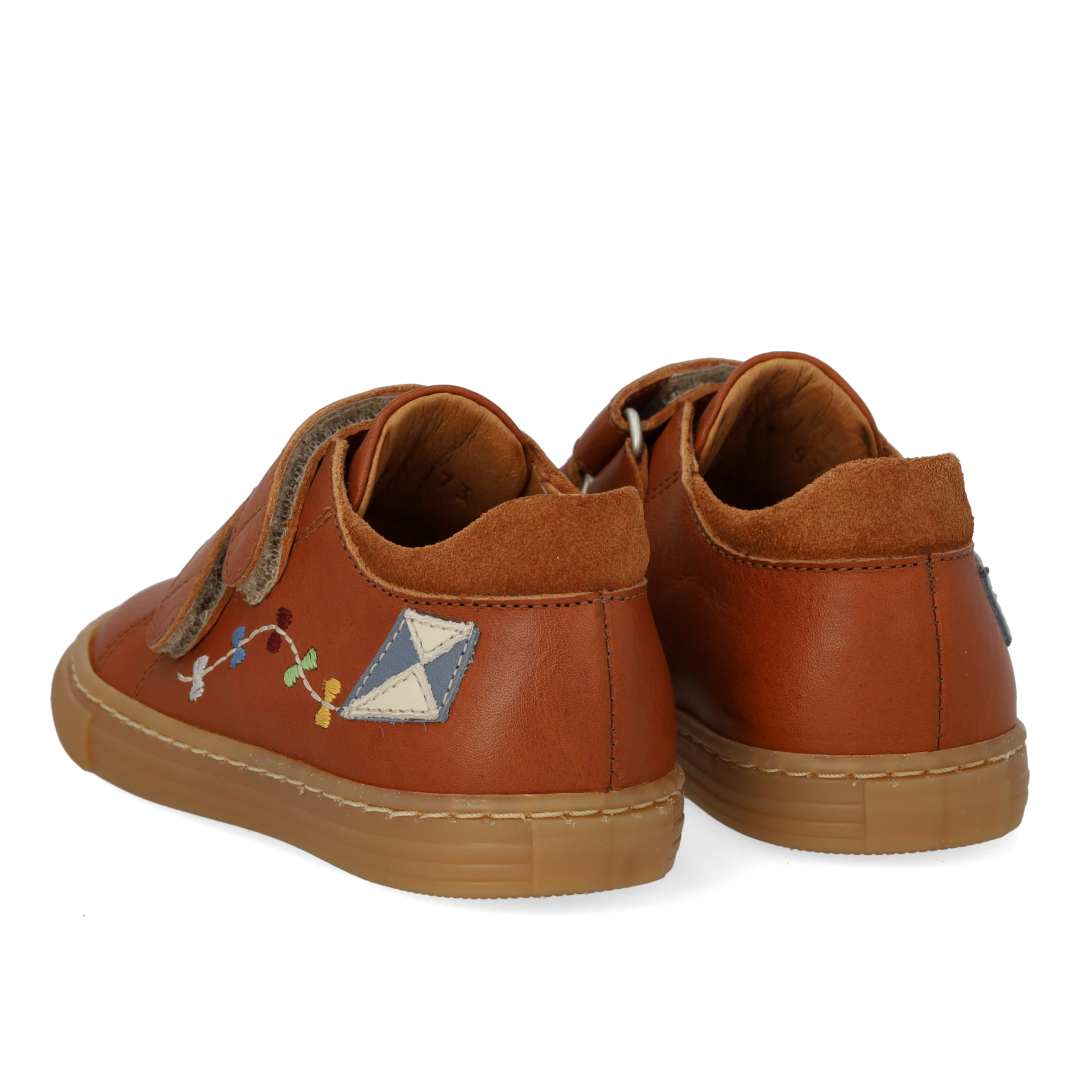 Sneaker mit Drachendetail