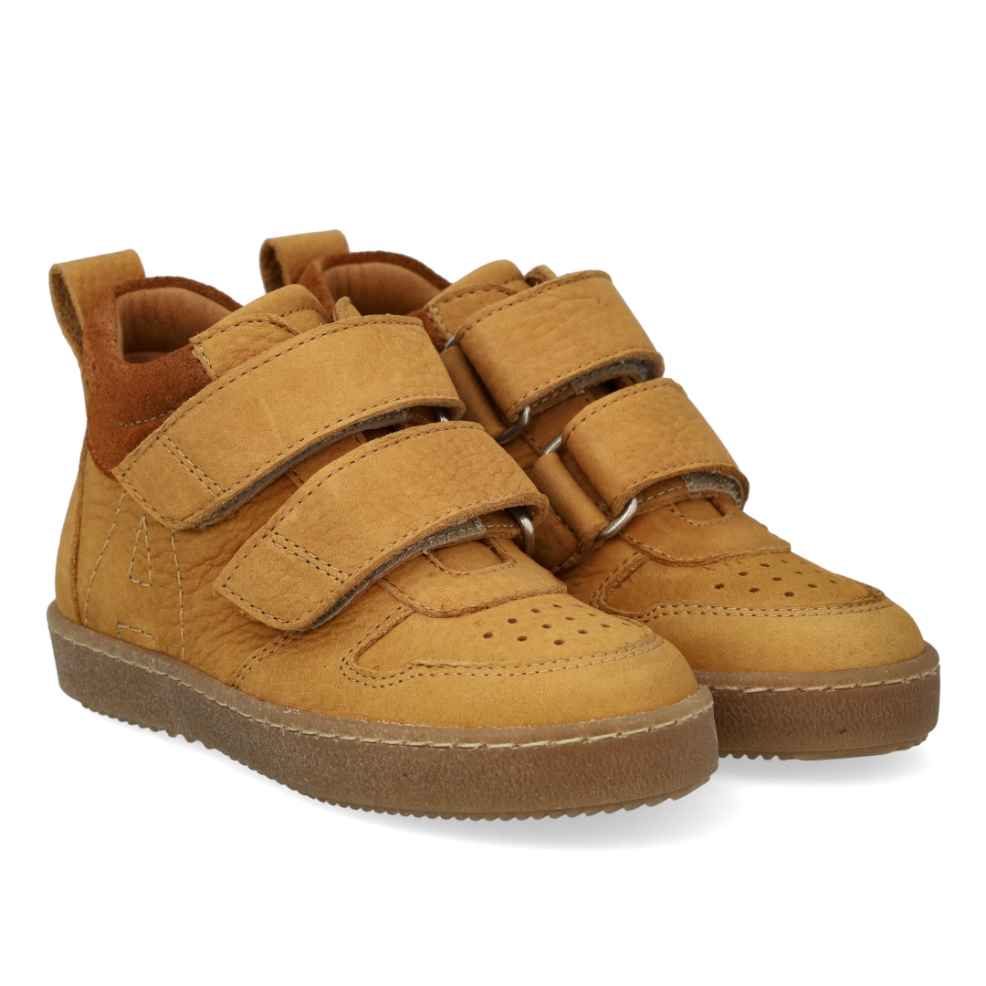 Sneaker mit hohem Schaft