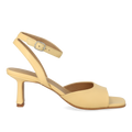 Sandal mit Absatz