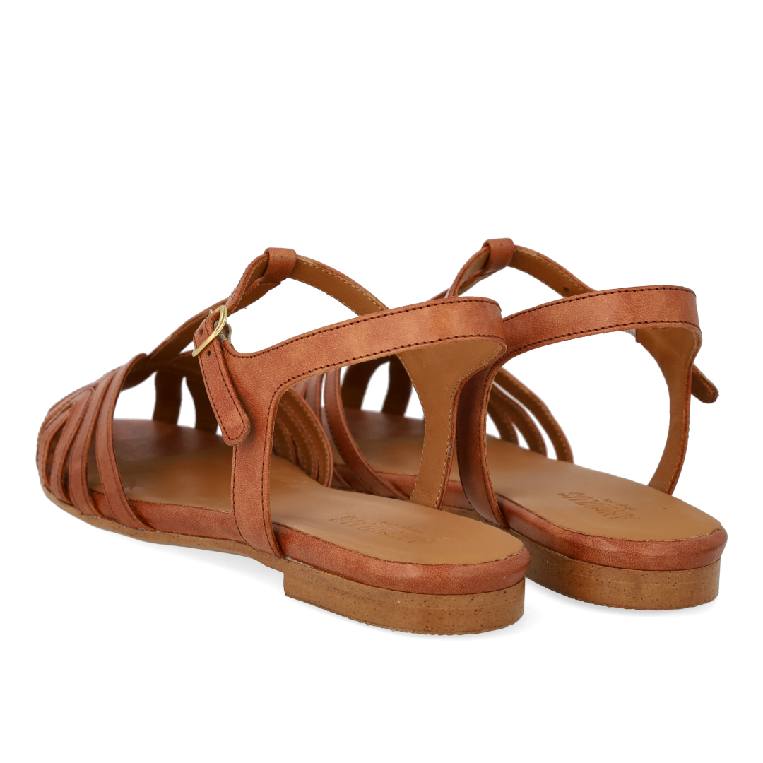 Flache Sandale mit schönem, organischem Frontdetail