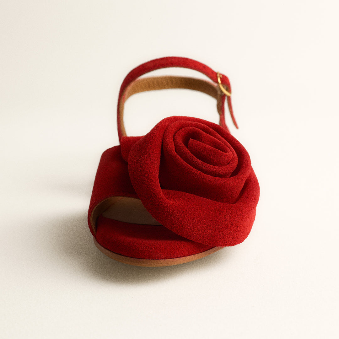 Sandale mit voluminöser Rosenapplikation