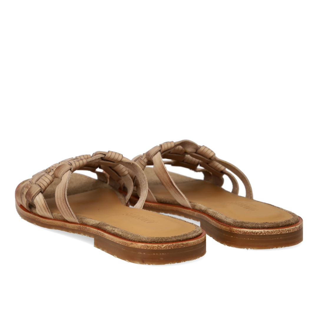 Slip-on-Sandale mit geflochtenem Detail