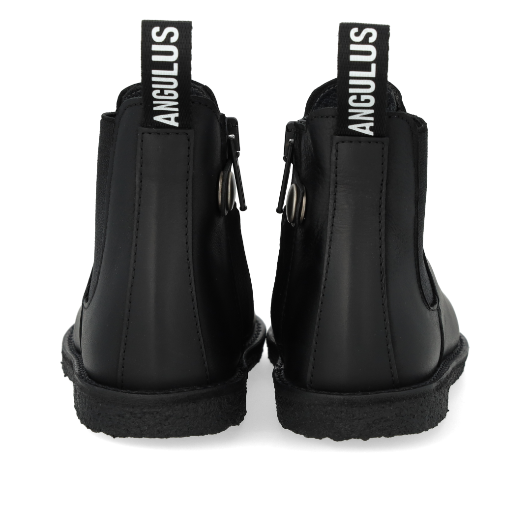 Chelsea-Stiefel mit Logoband und Reißverschluss