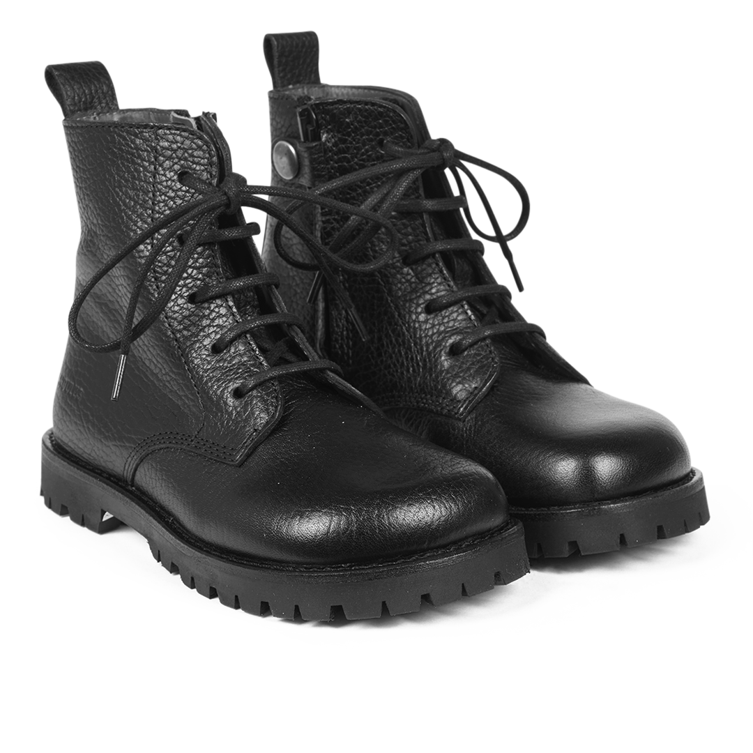 Schnürschuhe mit Profilsohle