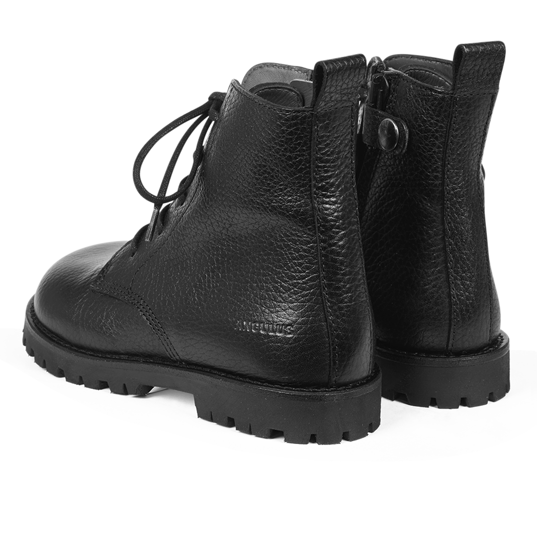 Schnürschuhe mit Profilsohle