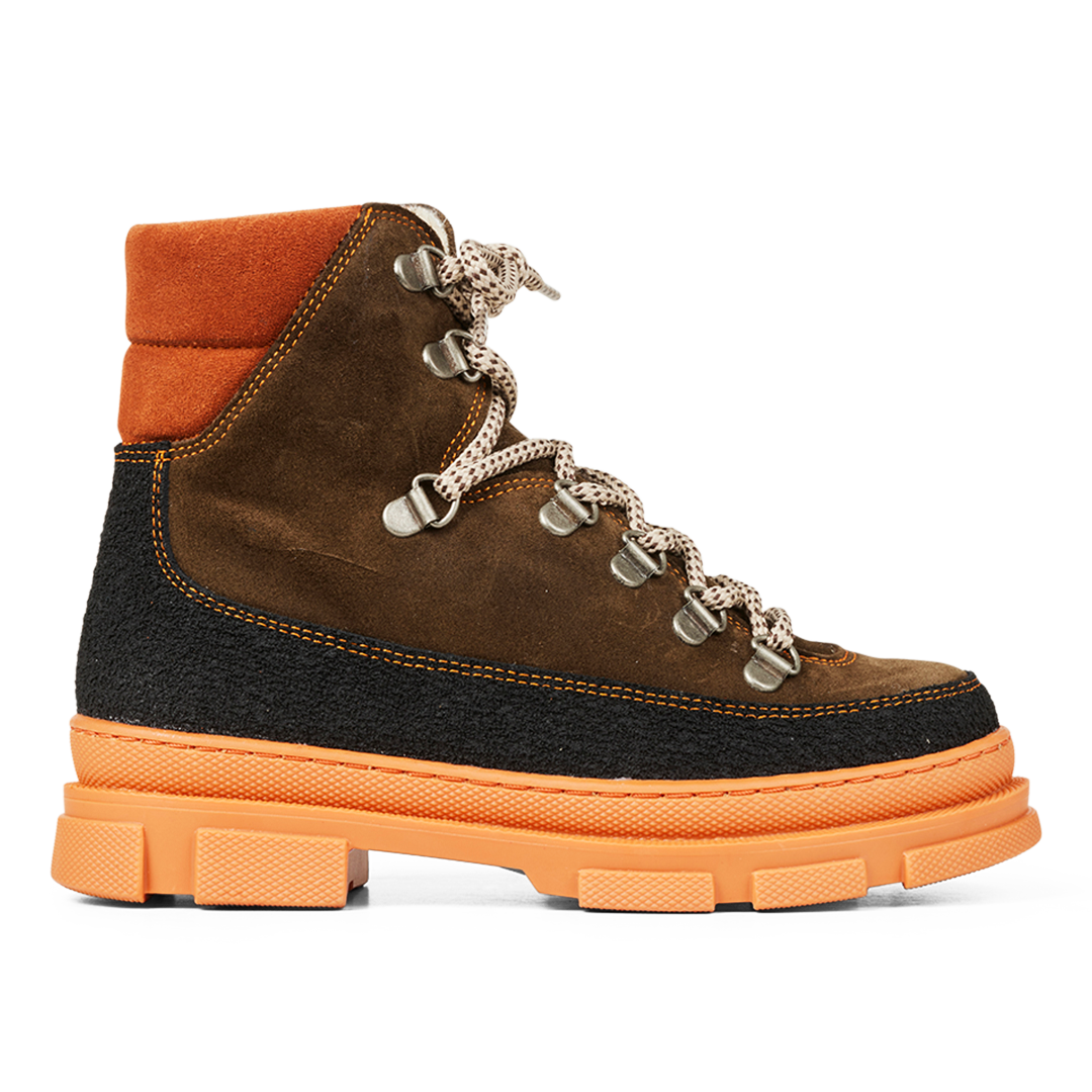 Stiefel mit Gummizug und Wollfutter