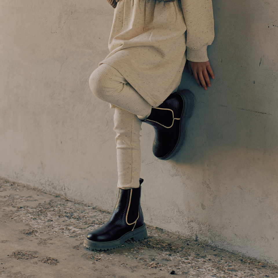 Chelsea-Stiefel mit Kontrastdetail