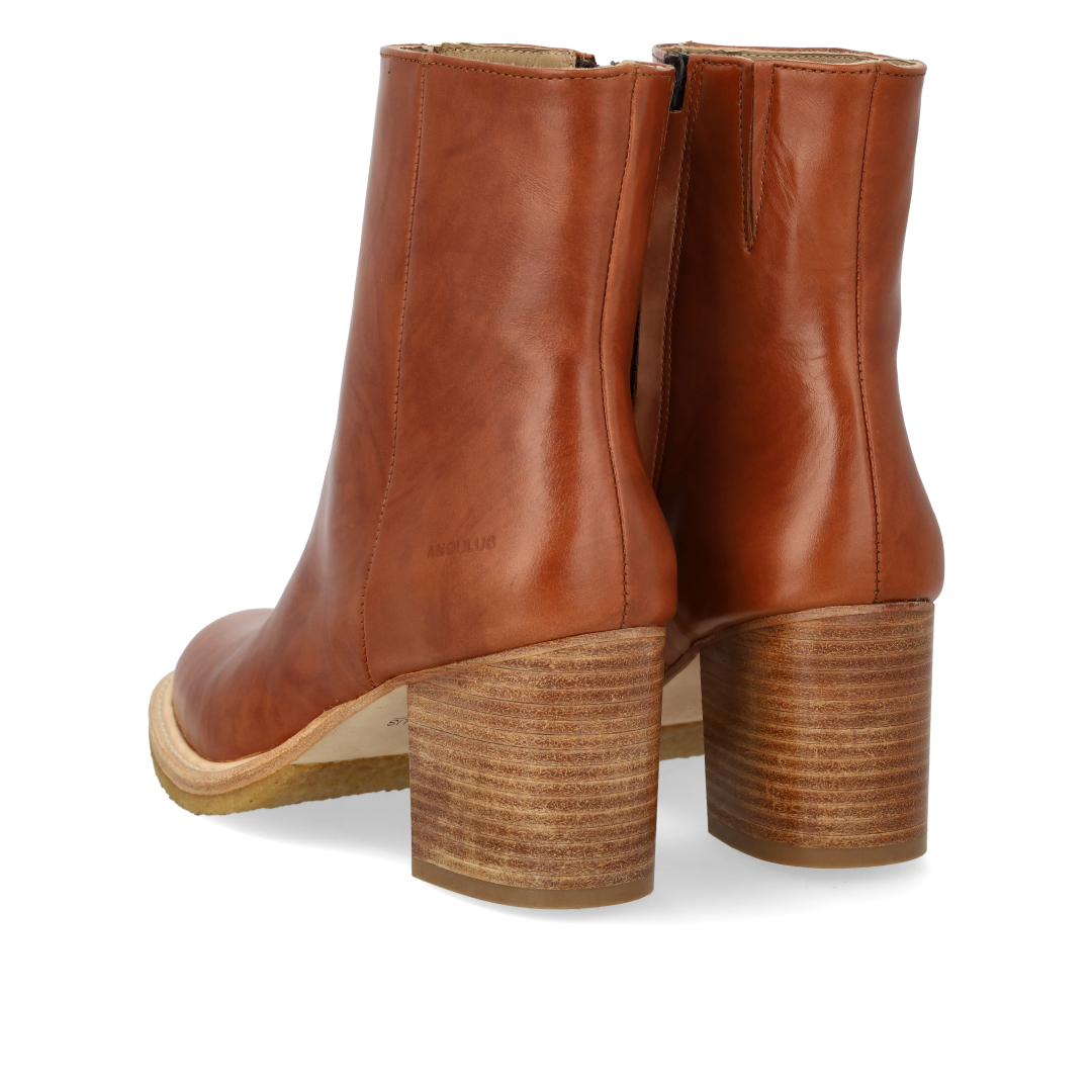 Stiefelette mit Blockabsatz und Reißverschluss