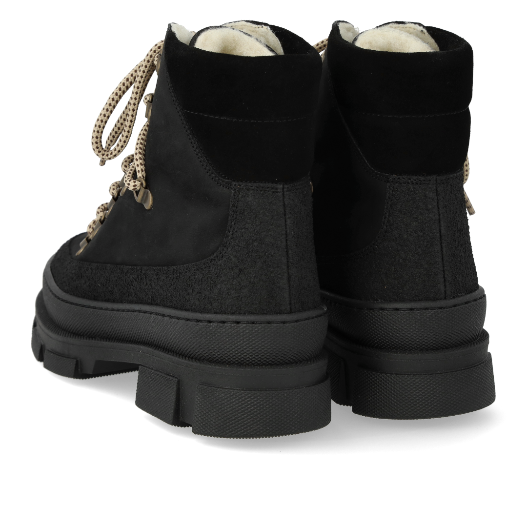 Schnürstiefel mit Wollfutter