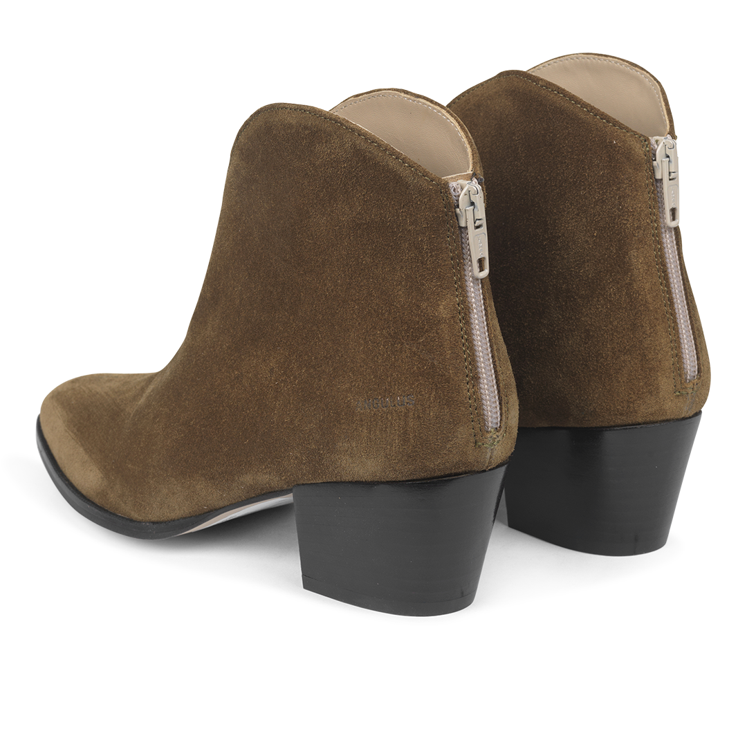 Knöchelstiefel mit Absatz