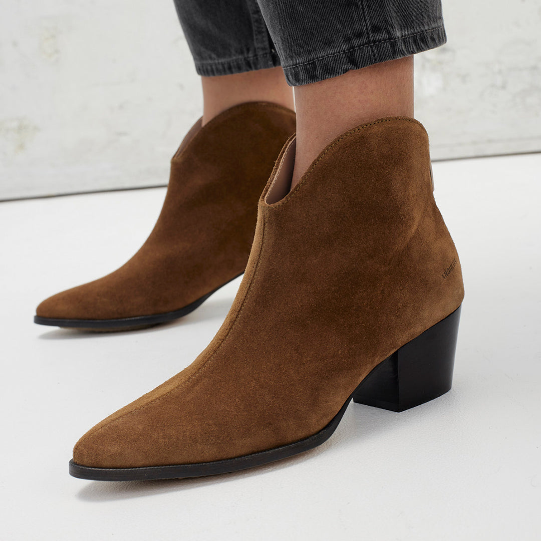 Knöchelstiefel mit Absatz