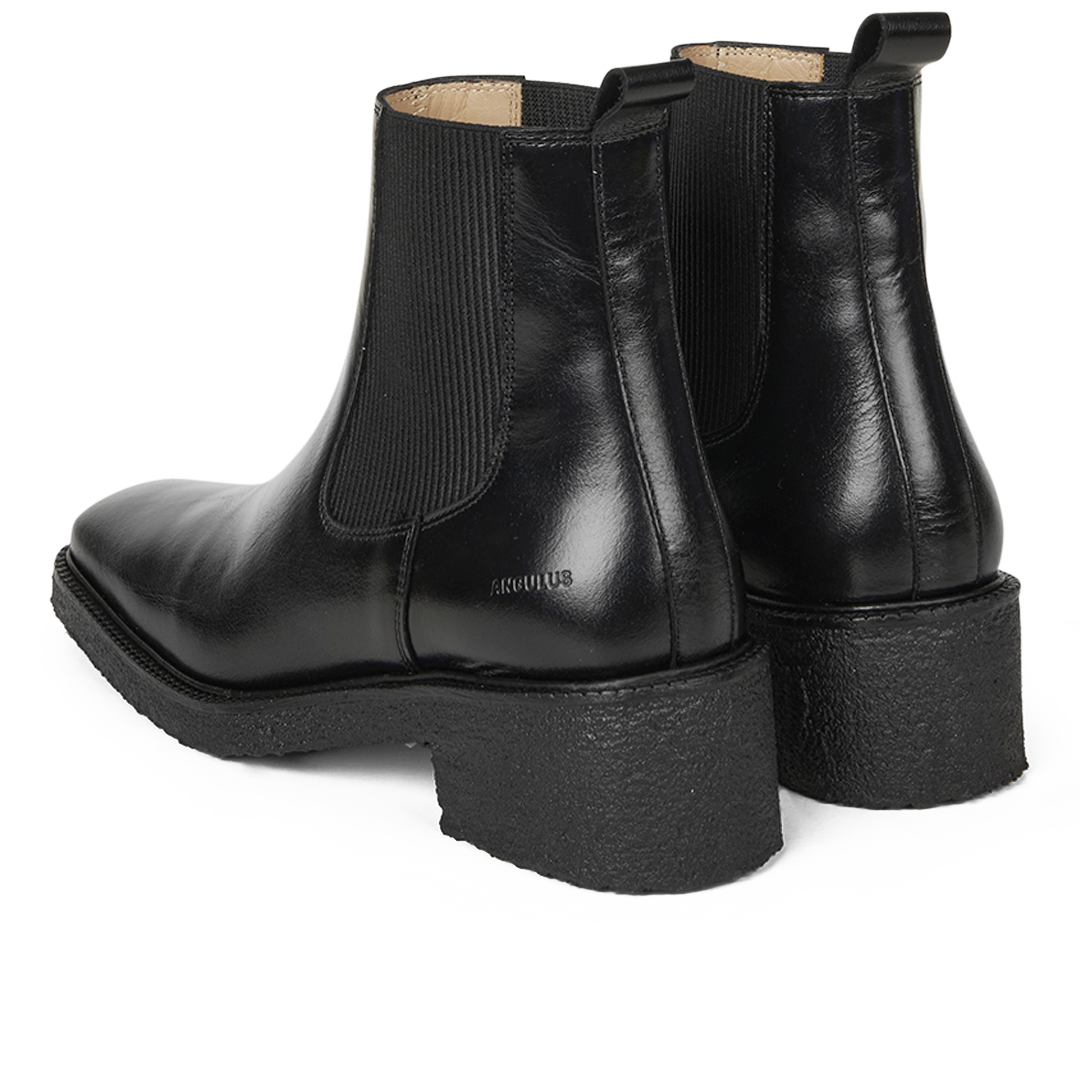 Stiefel mit Gummizug