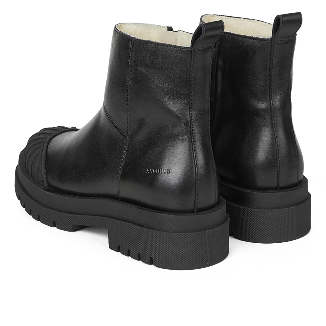 Stiefel mit Wollfutter