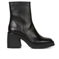 Skulpturale Lederstiefelette