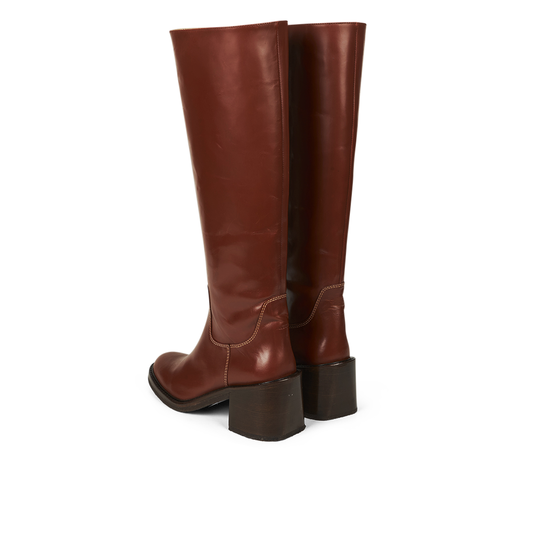 Stiefel mit langem Schaft