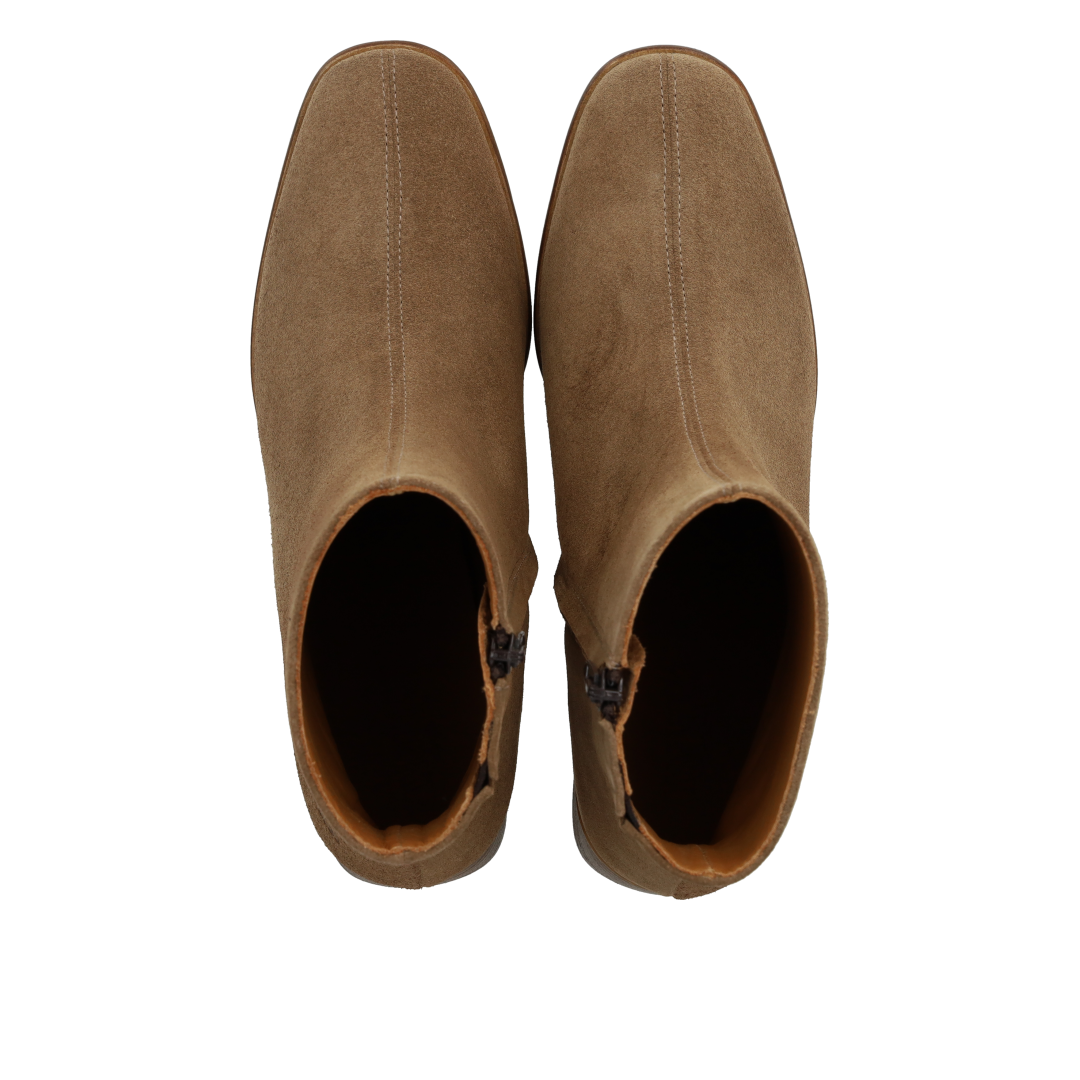 Stiefelette mit skulpturalem Holzabsatz