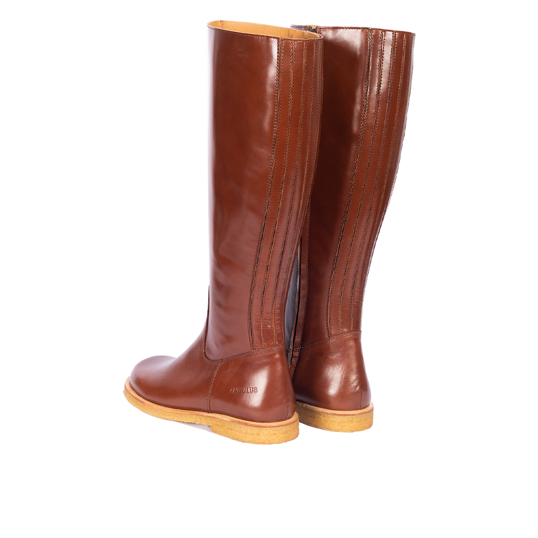Stiefel mit langem Schaft und weiter Passform