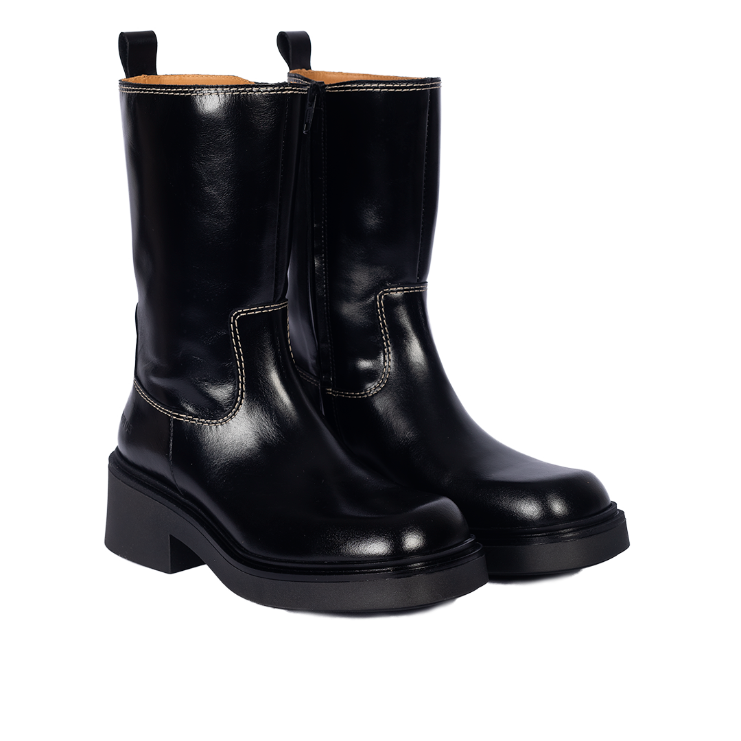 Klobiger Stiefel mit quadratischer Spitze