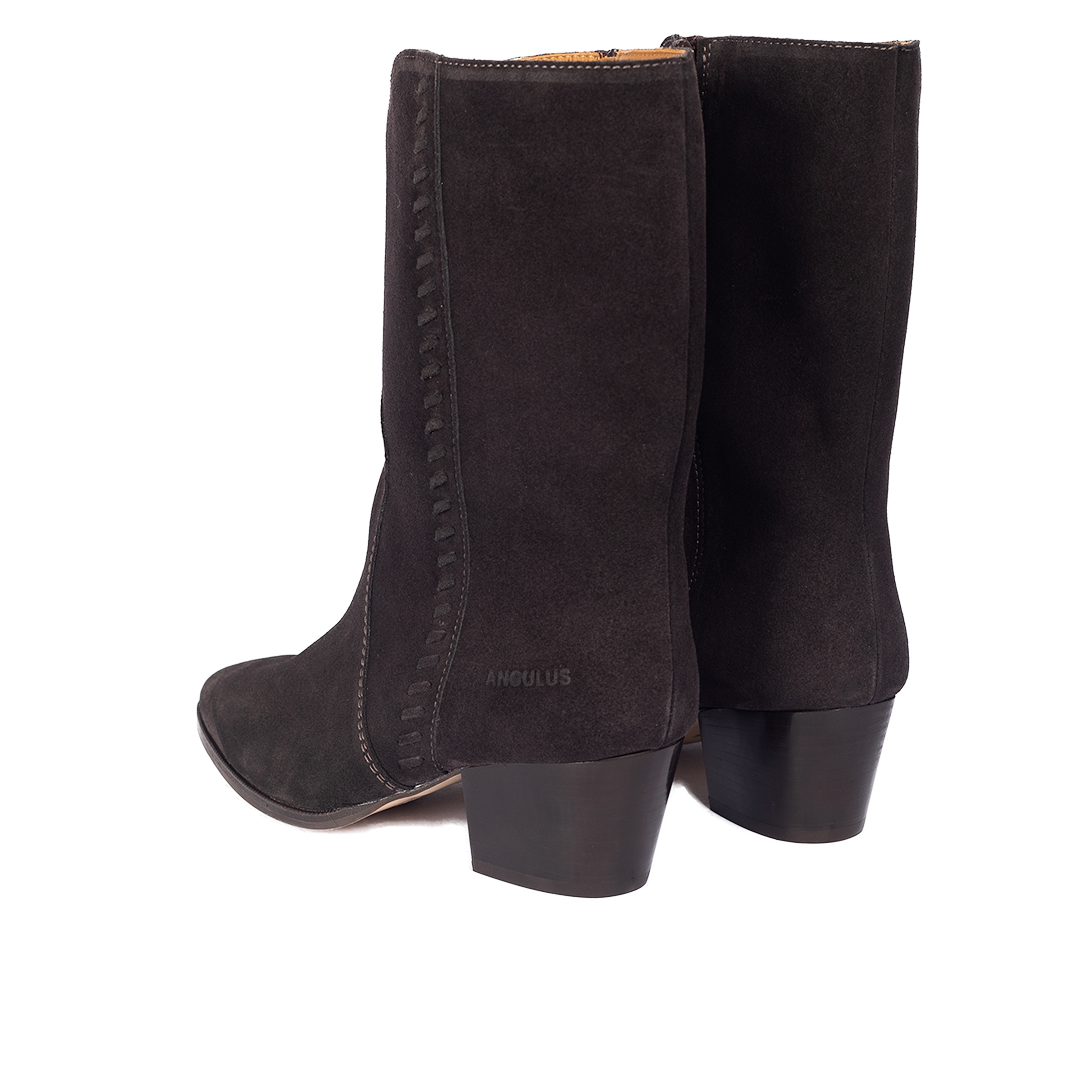 Cowboystiefel mit geflochtenen Ziernähten