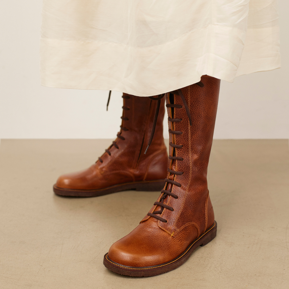 Schnürstiefel mit hohem Schaft und Kontrastdetails