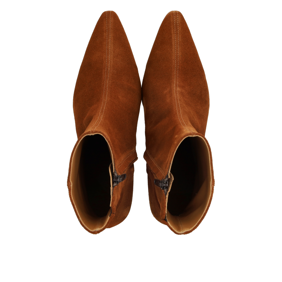Skulpturale Stiefelette mit spitzer Spitze