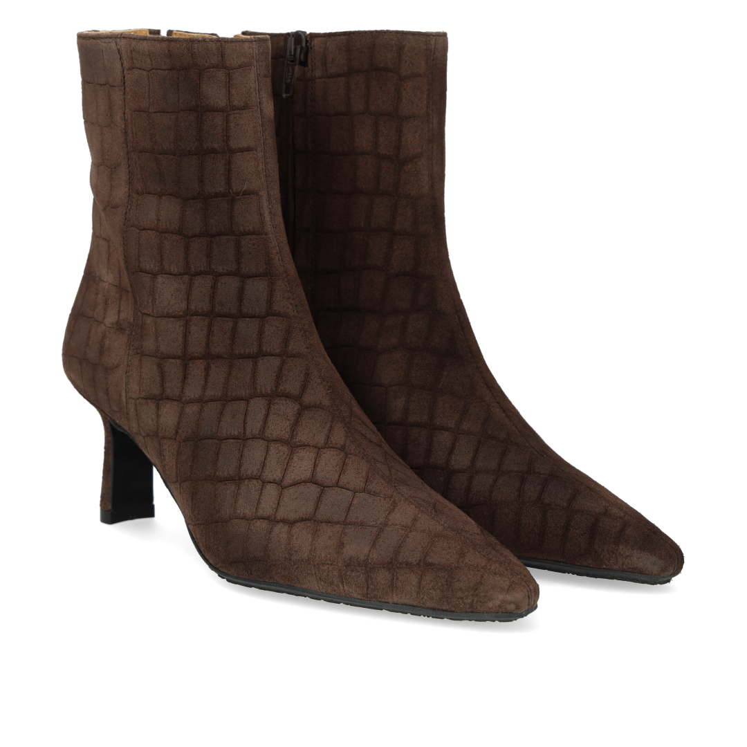 Skulpturale Stiefelette mit spitzer Spitze