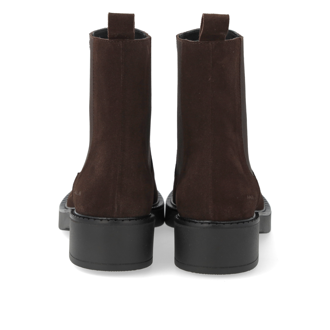 Minimalistischer Chelsea-Stiefel mit klobiger Sohle