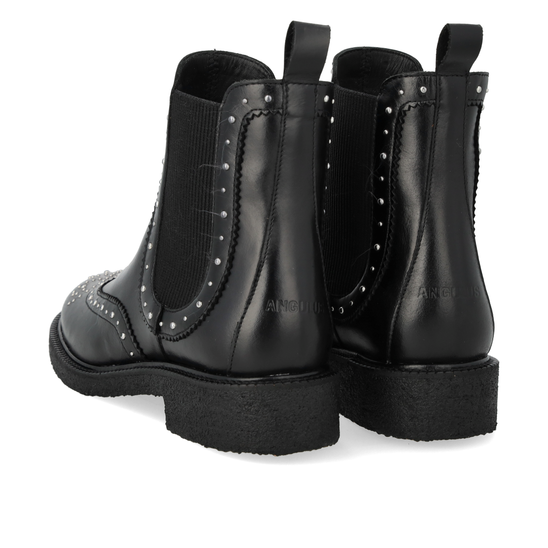 Chelsea-Stiefel mit dekorativen silbernen Nieten