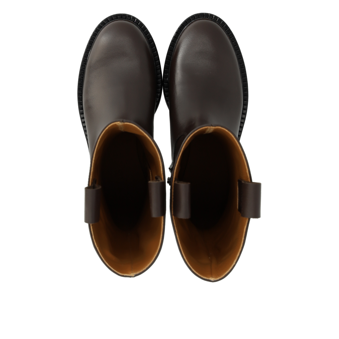 Robuster Stiefel mit mittelhohem Schaft