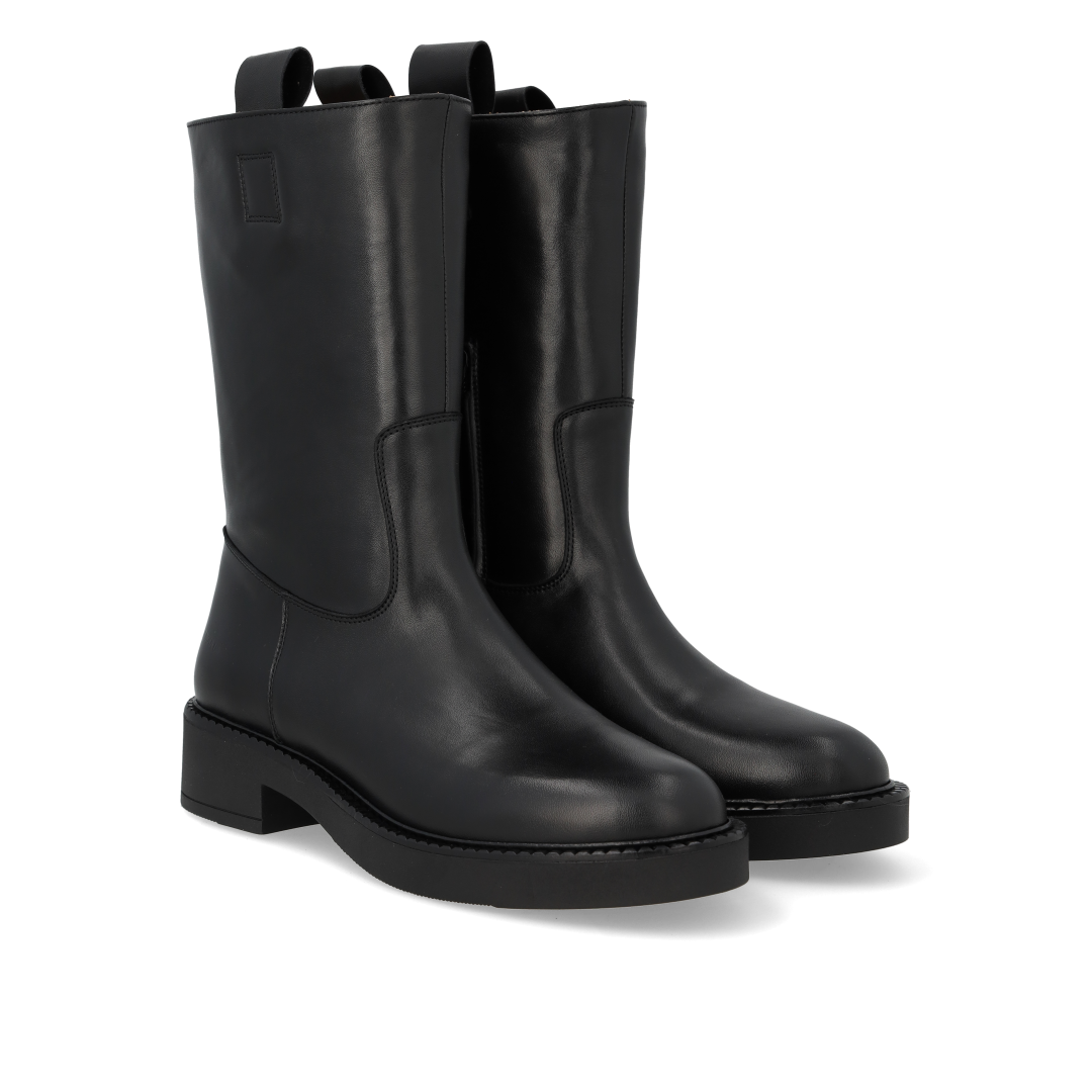 Klobiger Stiefel mit mittelhohem Schaft