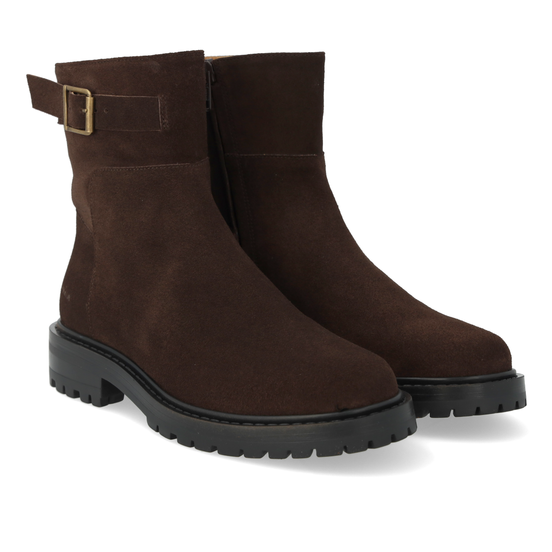 Stiefel mit dekorativem Schnallendetail