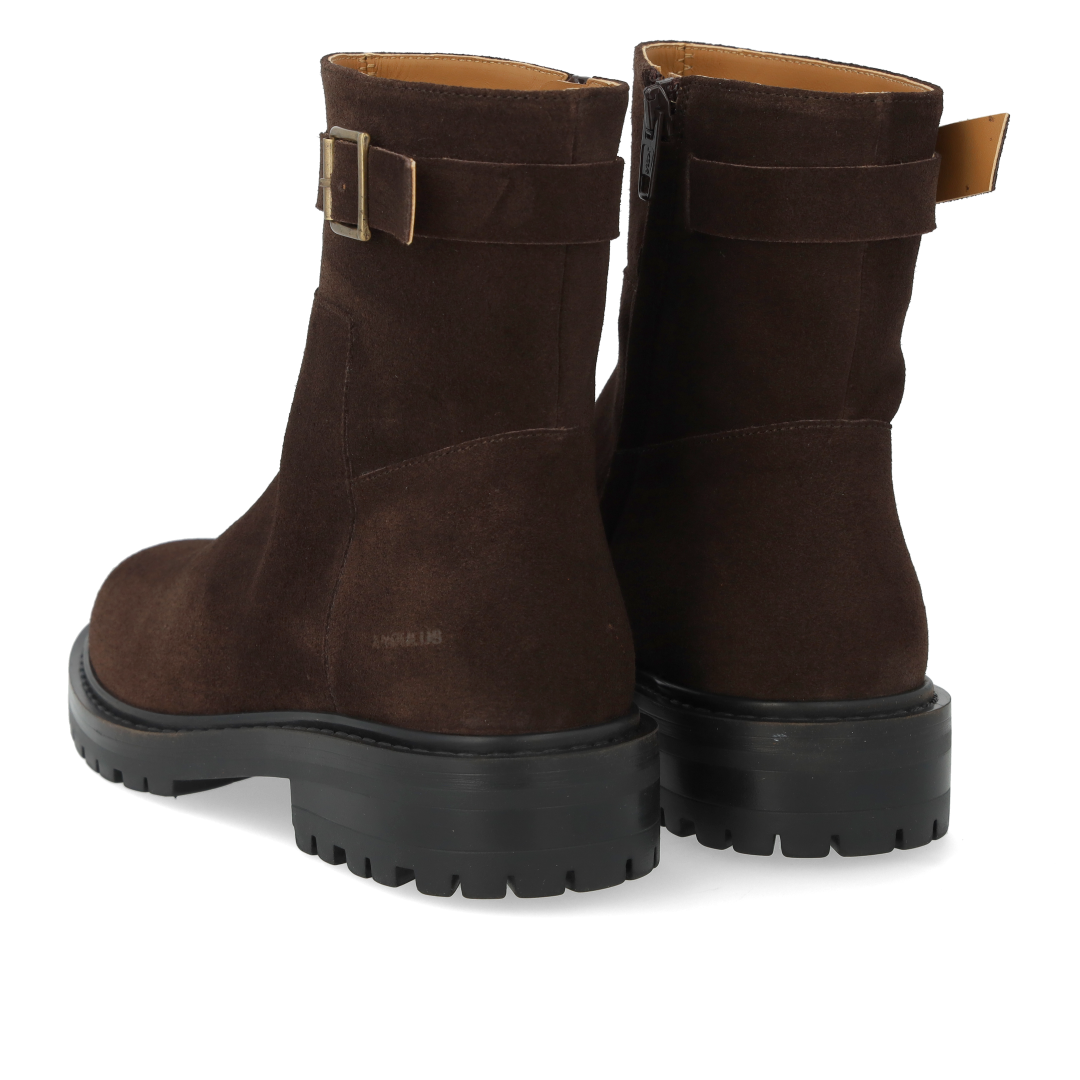 Stiefel mit dekorativem Schnallendetail