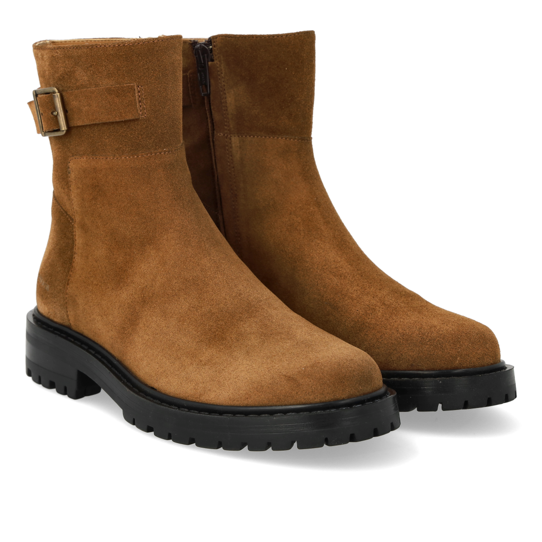 Stiefel mit dekorativem Schnallendetail