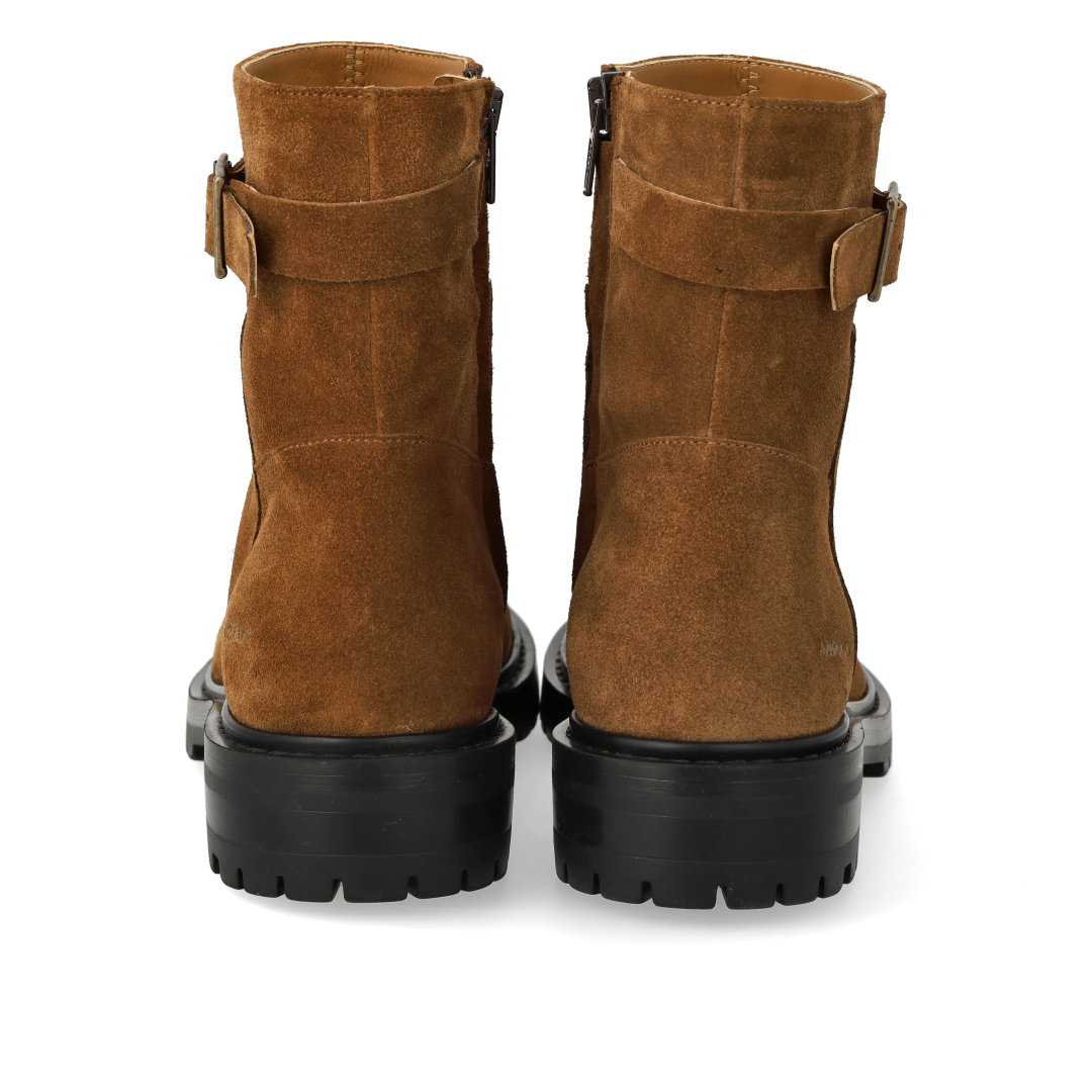 Stiefel mit dekorativem Schnallendetail