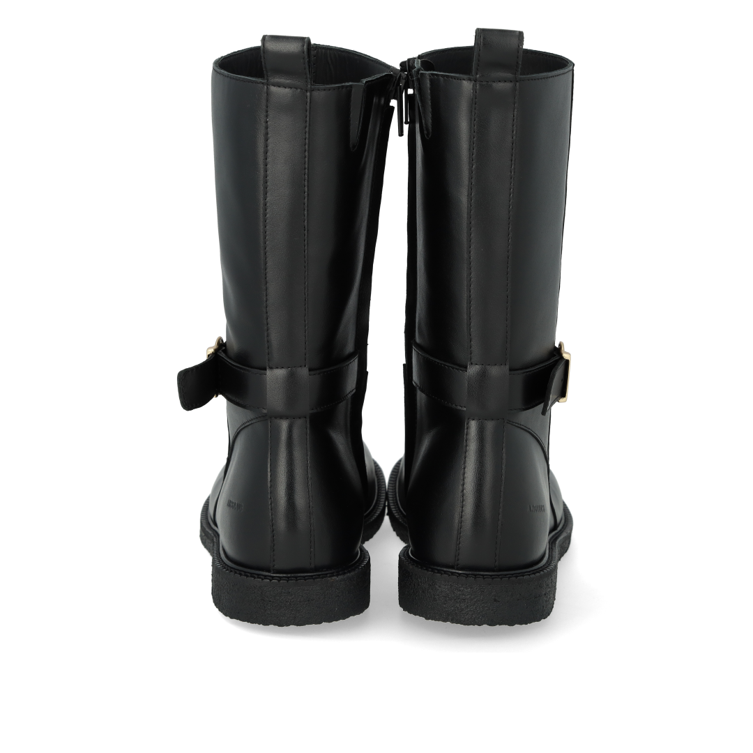 Halbhoher Stiefel