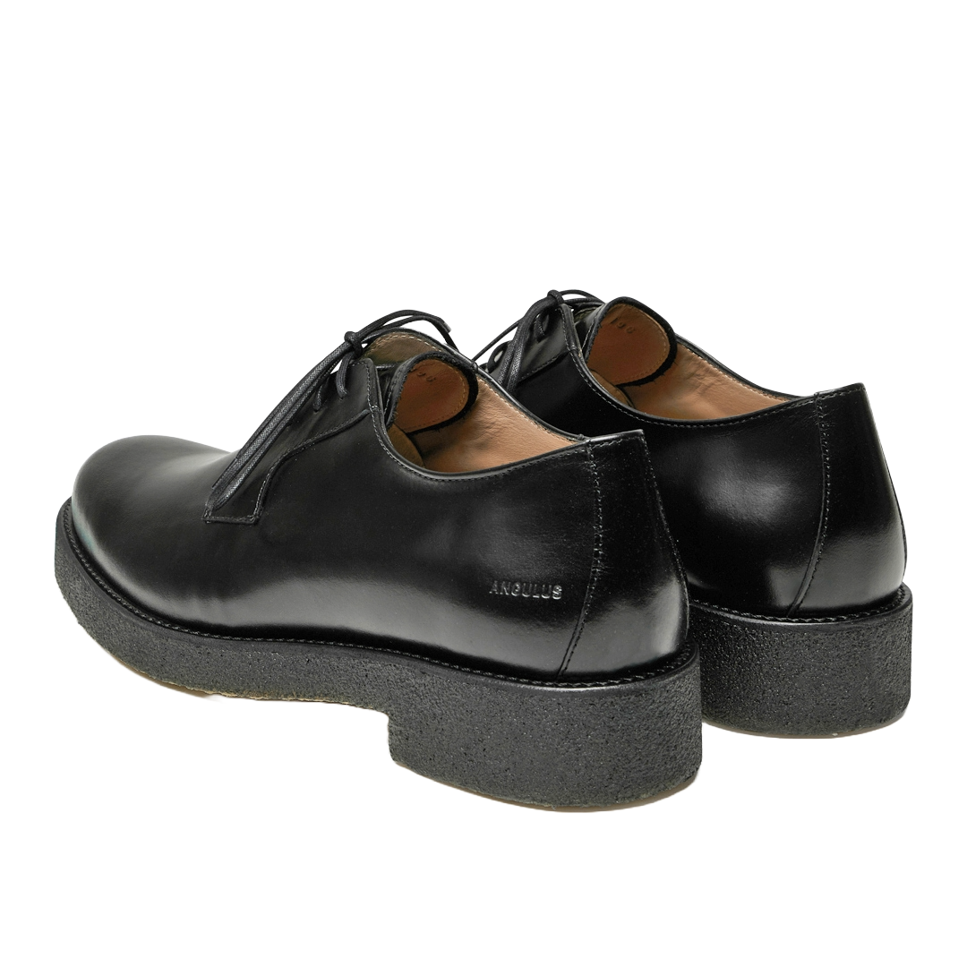 Schnürschuhe