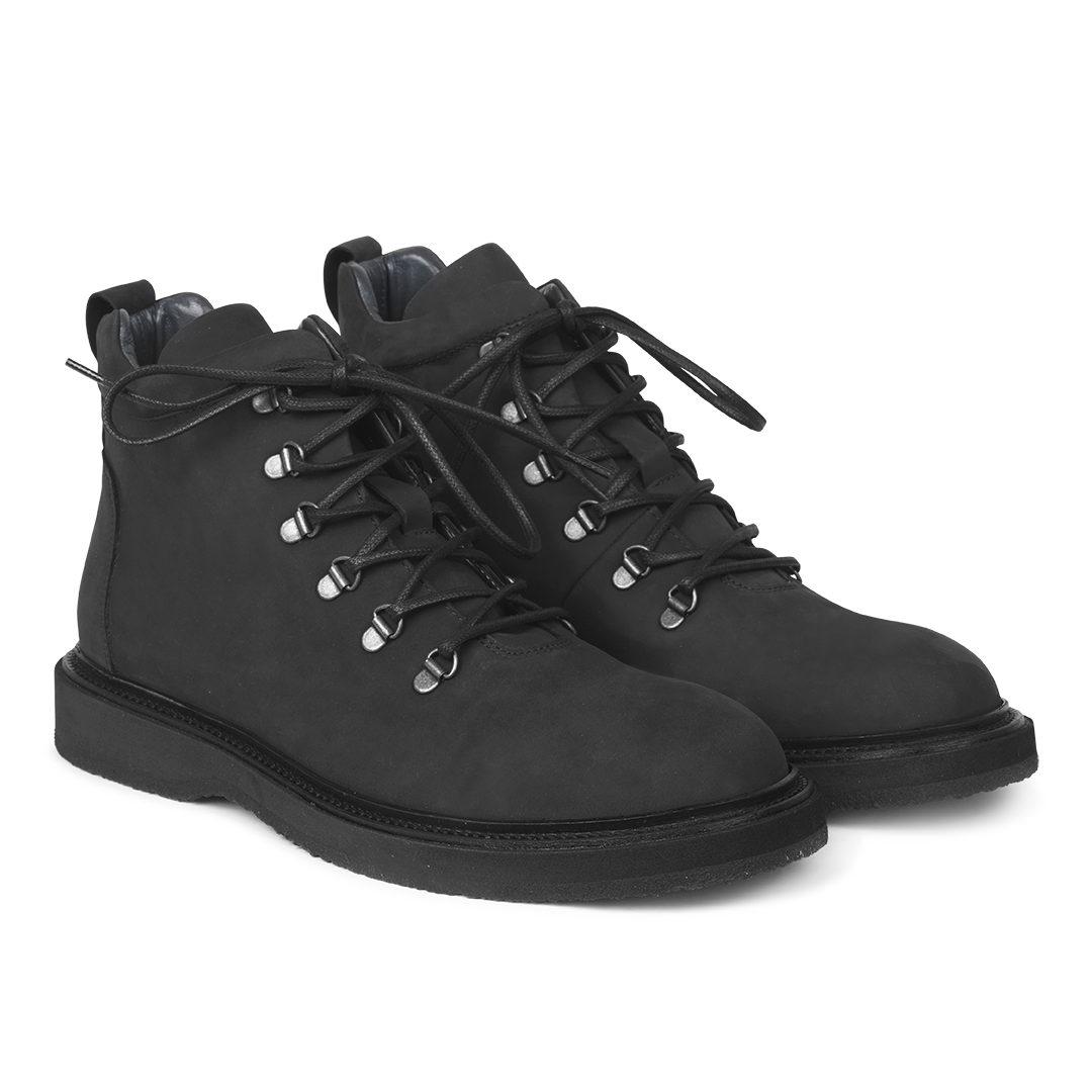 Schnürstiefel