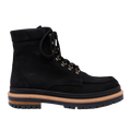 Stiefel mit Schnürung